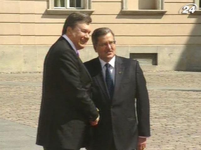 Янукович у Польщі вирішуватиме питання Тимошенко, - польські ЗМІ Янукович у Польщі вирішуватиме питання Тимошенко, - польські ЗМІ
