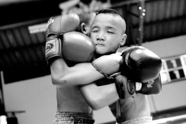 В Таиланде зарабатывают на боях шестилетних детей (Фото)