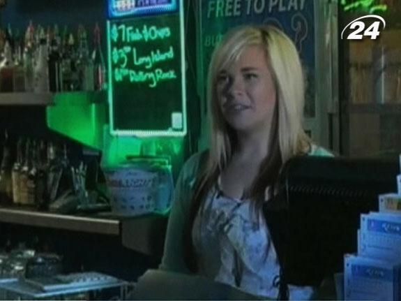 Дівчина-бармен отримала на чай $17,5 тисяч Дівчина-бармен отримала на чай $17,5 тисяч