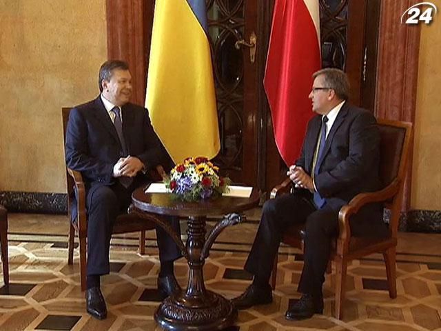 Янукович поговорив з Коморовським віч-на-віч Янукович поговорив з Коморовським віч-на-віч