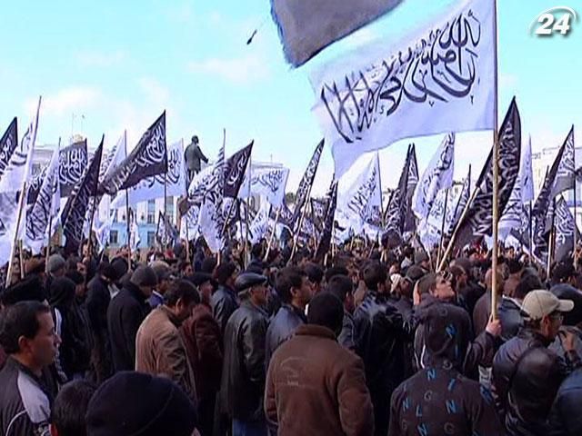 "Исламская партия освобождения" провела митинг в центре Симферополя "Исламская партия освобождения" провела митинг в центре Симферополя