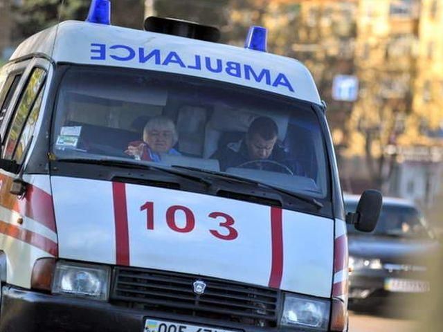 На Луганщині авто розбилось об стіну: загинули три людини 