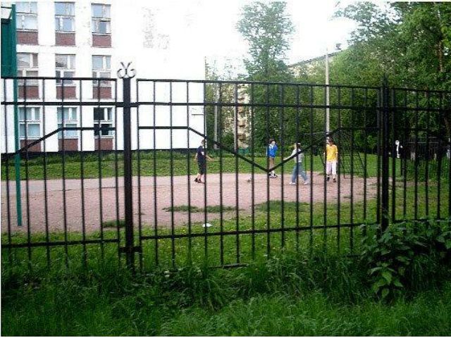 Харьковчанин умер на школьном стадионе