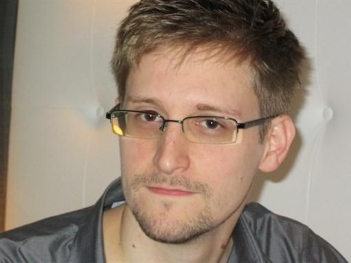 Сноуден подорожує по Росії Сноуден подорожує по Росії