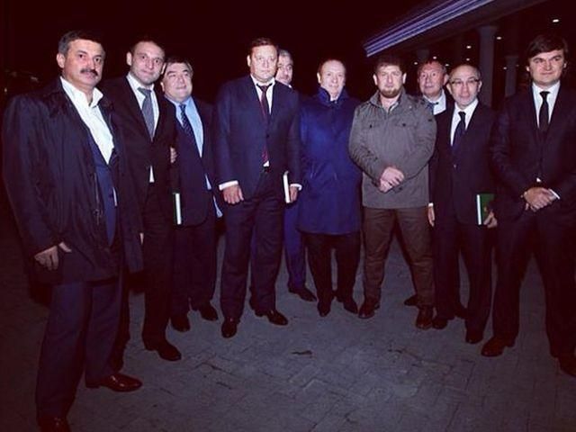 Кернес, Добкин и нардепы-регионалы погостили у Кадырова (Фото) Кернес, Добкин и нардепы-регионалы погостили у Кадырова (Фото)