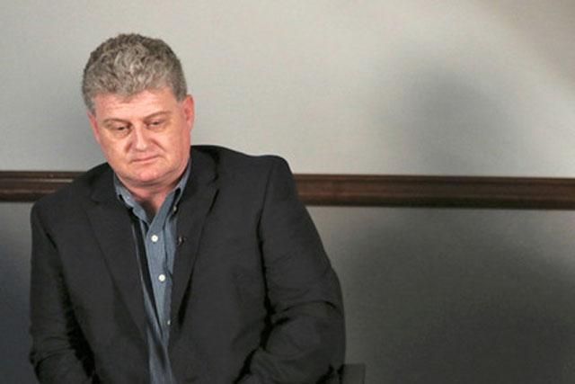 Отец Сноудена прилетел в Москву Отец Сноудена прилетел в Москву