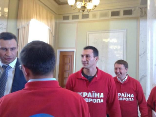 Владимир Кличко посетил брата в ВР (Фото)