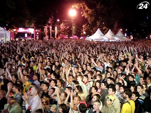 Охороняти порядок на матчі Україна-Польща будуть 2 тисячі міліціонерів Охороняти порядок на матчі Україна-Польща будуть 2 тисячі міліціонерів