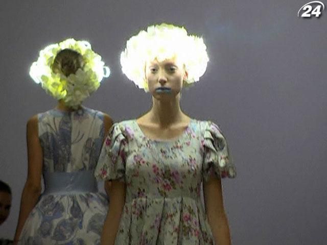 Другий день UFW здивував витинанками та вінками із підсвіткою Другий день UFW здивував витинанками та вінками із підсвіткою