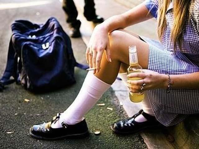 Нардепы хотят запретить алкоголь и сигареты до 21 года