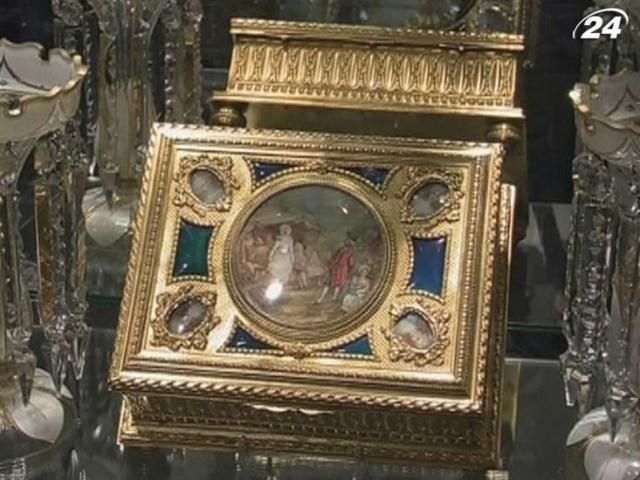 В США проходит ежегодная выставка антиквариата, искусства и дизайна В США проходит ежегодная выставка антиквариата, искусства и дизайна