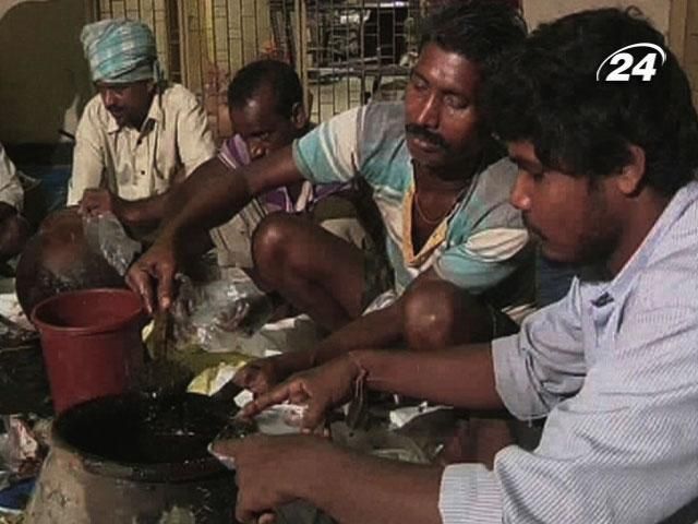 Влада Індії евакуювала близько 400 тисяч жителів Влада Індії евакуювала близько 400 тисяч жителів