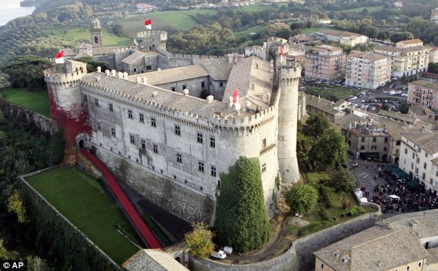 Италия продает 50 исторических памятников, чтобы выплатить долги Италия продает 50 исторических памятников, чтобы выплатить долги