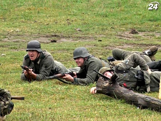 Во Львове воссоздали исторический бой УПА и Вермахта