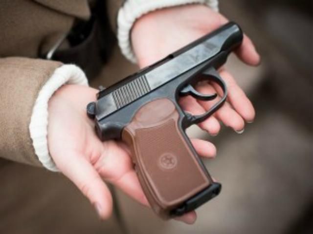 В Москве нашли авто с оружием и несколькими миллионами рублей В Москве нашли авто с оружием и несколькими миллионами рублей