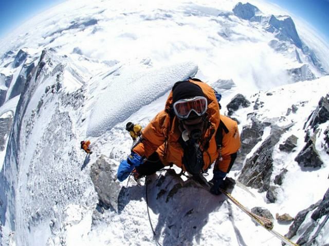 86 туристів опинилися у сніговій пастці на Евересті 