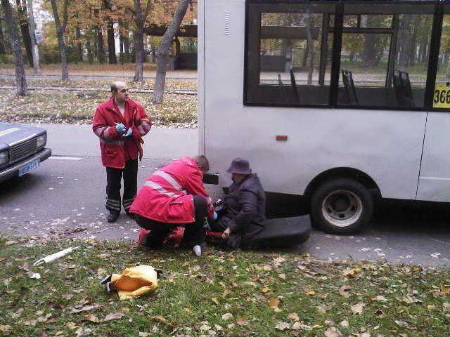 В Пуще-Водице женщина травмировалась, потому что ... выпала из маршрутки