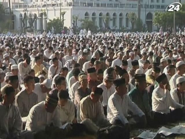 Мусульмане отмечают Курбан-Байрам Мусульмане отмечают Курбан-Байрам