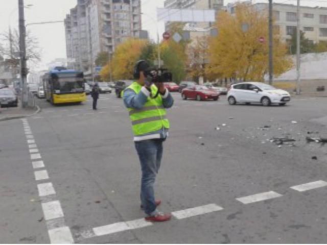 В аварії у Києві постраждали 3 осіб. Серед них 2 жінки (Фото) В аварії у Києві постраждали 3 осіб. Серед них 2 жінки (Фото)