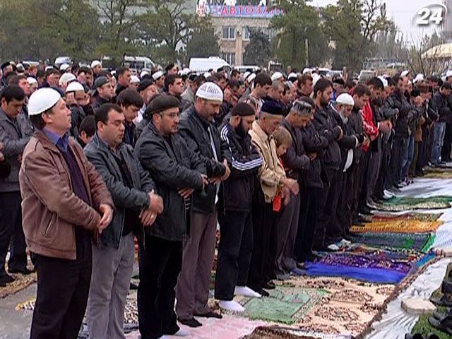 Итог дня: Мусульмане отмечают праздник жертвоприношения