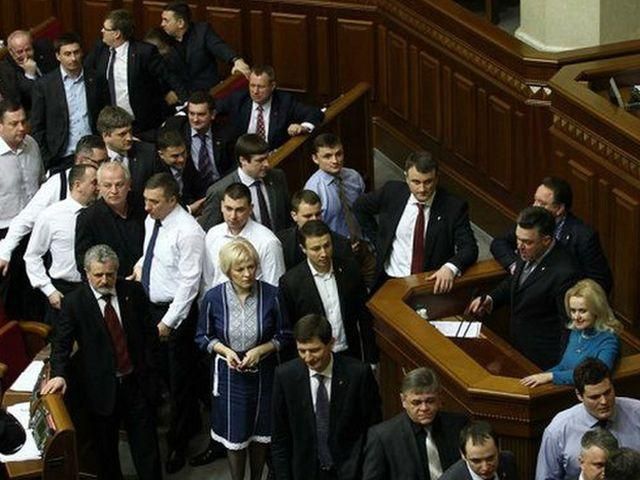Киевский суд не против, чтобы свободовцев называли "фашистами"