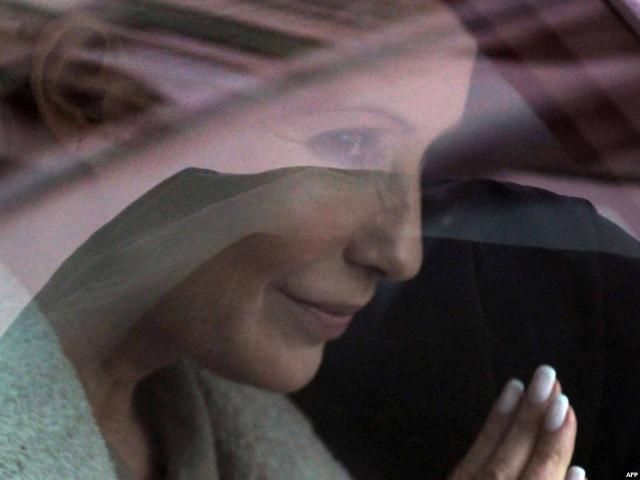 Послы США и ЕС прибыли в больницу к Тимошенко Послы США и ЕС прибыли в больницу к Тимошенко