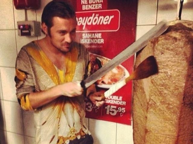 Милевский похвастался, как в Турции готовит шаурму (Фото) Милевский похвастался, как в Турции готовит шаурму (Фото)