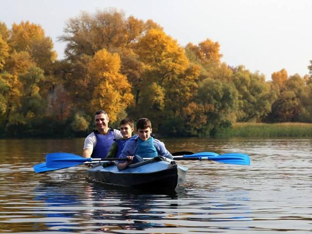 Віталій Кличко покатався з синами на байдарці (Фото) Віталій Кличко покатався з синами на байдарці (Фото)