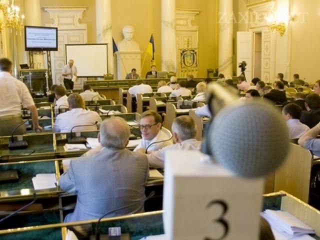 Русский язык в "Артеке" обеспокоил депутатов Львовщины