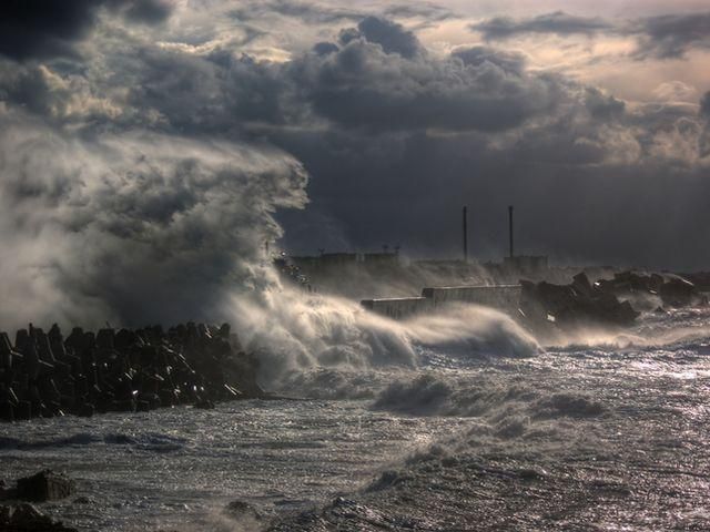 Шторм в Крыму: судам запретили выходить в море Шторм в Крыму: судам запретили выходить в море