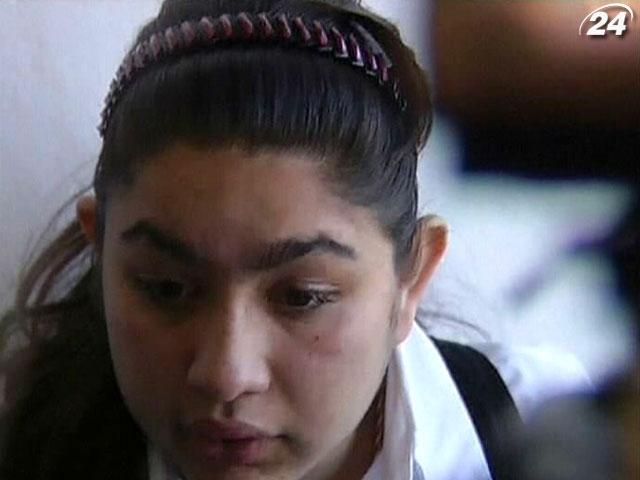 Президент Франции разрешил депортированной цыганке вернуться в страну Президент Франции разрешил депортированной цыганке вернуться в страну