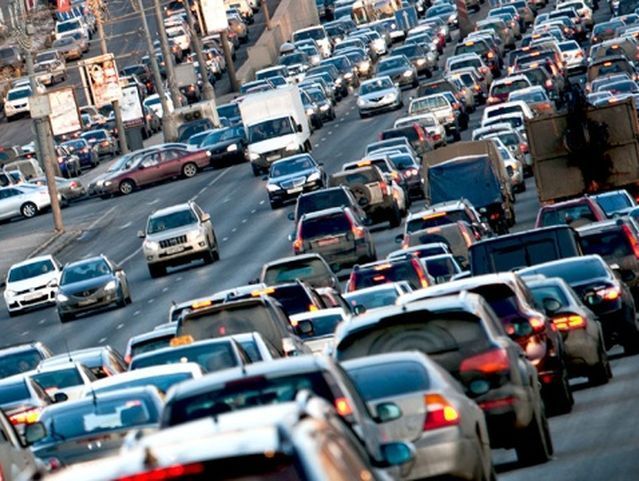 У Москві в одній аварії зіткнулись понад 30 автомобілів У Москві в одній аварії зіткнулись понад 30 автомобілів