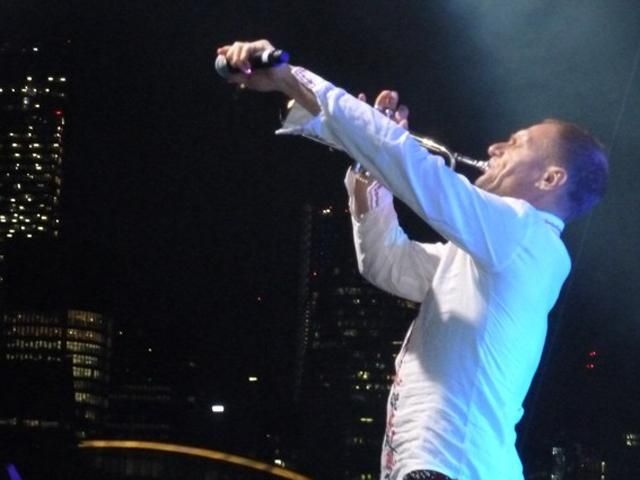 Несколько тысяч украинцев спели Гимн Украины в центре Лондона (Фото) Несколько тысяч украинцев спели Гимн Украины в центре Лондона (Фото)