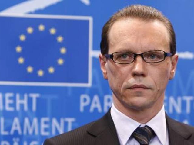 В Украину едет еврокомиссар, отвечающий за Таможенный союз В Украину едет еврокомиссар, отвечающий за Таможенный союз