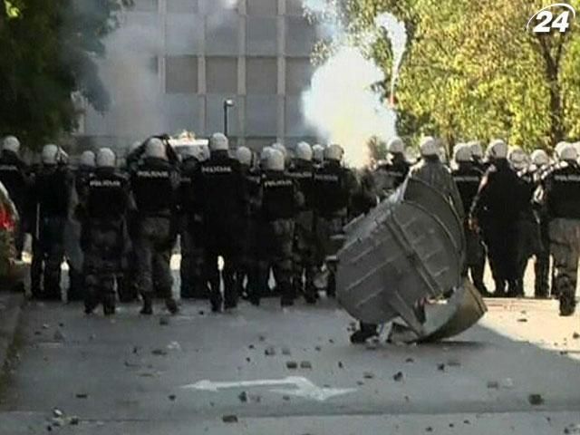 В Черногории в столкновениях на гей-параде пострадали полицейские В Черногории в столкновениях на гей-параде пострадали полицейские