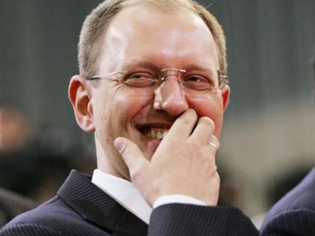 Яценюк хоче, щоб кандидати у депутати подавали довідку від психіатра Яценюк хоче, щоб кандидати у депутати подавали довідку від психіатра