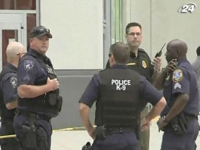 Стрілянина в американській школі: одна жертва, двоє поранених Стрілянина в американській школі: одна жертва, двоє поранених