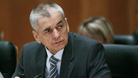 Онищенко назвал вице-премьера "странным персонажем" и сказал, что никуда не идет Онищенко назвал вице-премьера "странным персонажем" и сказал, что никуда не идет