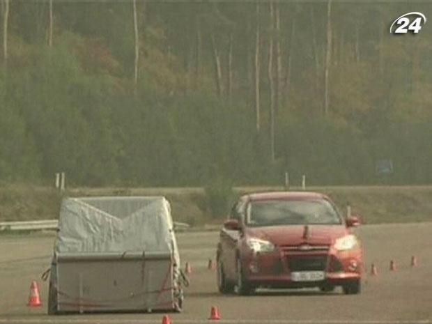 Автомобили Ford смогут общаться между собой Автомобили Ford смогут общаться между собой