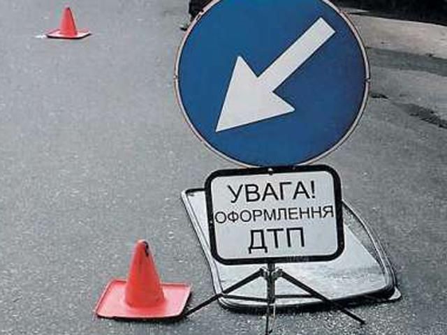 Масова аварія сталася у Львові: зіткнулися чотири машини й автобус
