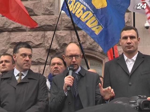 Снова прячутся за забором, - оппозиция о Киевсовете Снова прячутся за забором, - оппозиция о Киевсовете