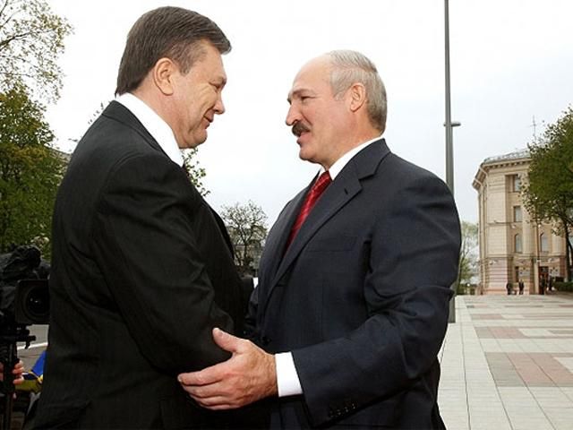 Янукович їде в Білорусь