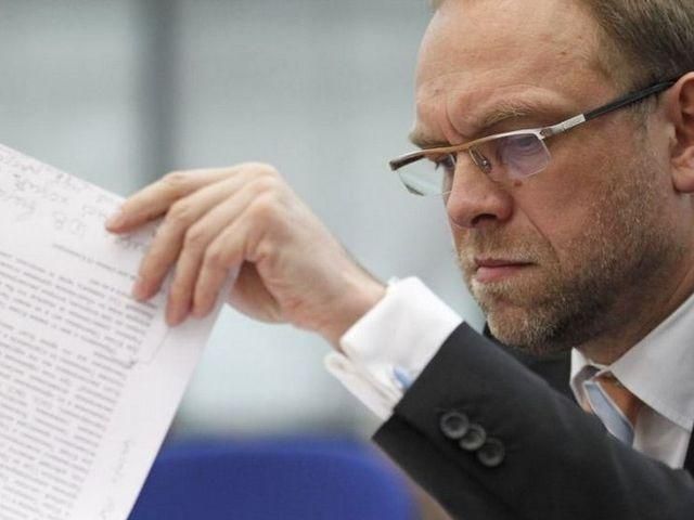 Власенко просит Мищенко отозвать законопроект о лечении Тимошенко Власенко просит Мищенко отозвать законопроект о лечении Тимошенко