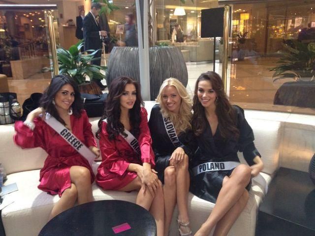 Россия не выдала визы двум участницам "Мисс Вселенная" Россия не выдала визы двум участницам "Мисс Вселенная"