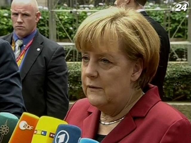 Меркель о телефонном скандале: Шпионить за друзьями - так не годится