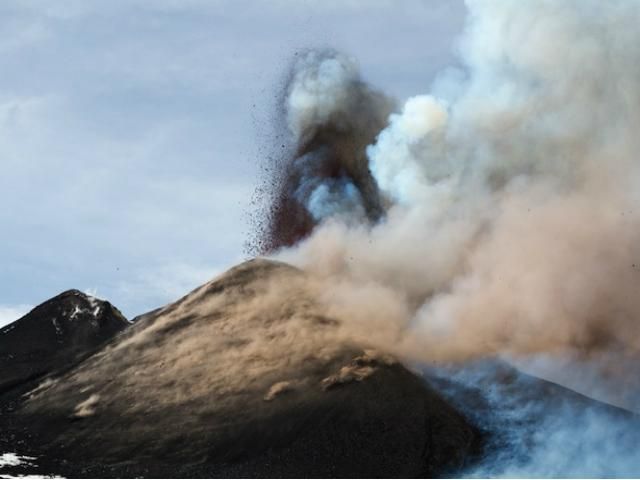 На Камчатці "прокинувся" вулкан На Камчатці "прокинувся" вулкан