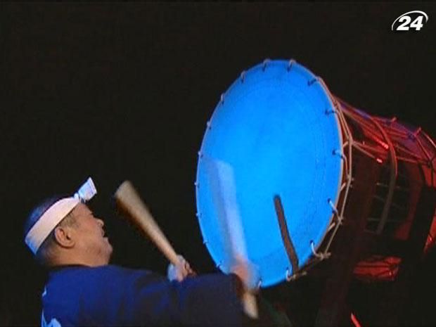 Как изготавливают японские барабаны тайко