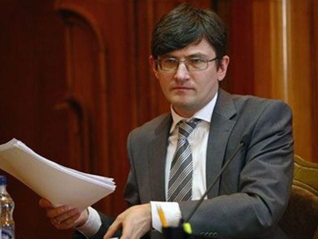 Кандидат в президенты не должен 10 лет безвыездно сидеть в Украине, - Магера Кандидат в президенты не должен 10 лет безвыездно сидеть в Украине, - Магера