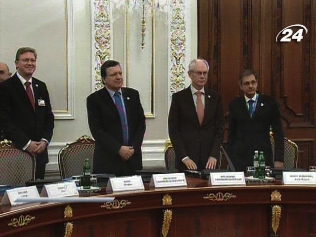 ЄС закликає вирішити "питання Тимошенко" до саміту у Вільнюсі