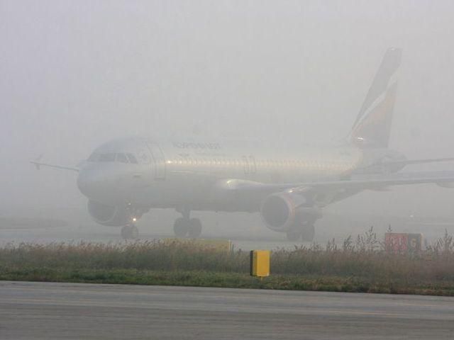 В Жулянах отменили уже семь авиарейсов В Жулянах отменили уже семь авиарейсов